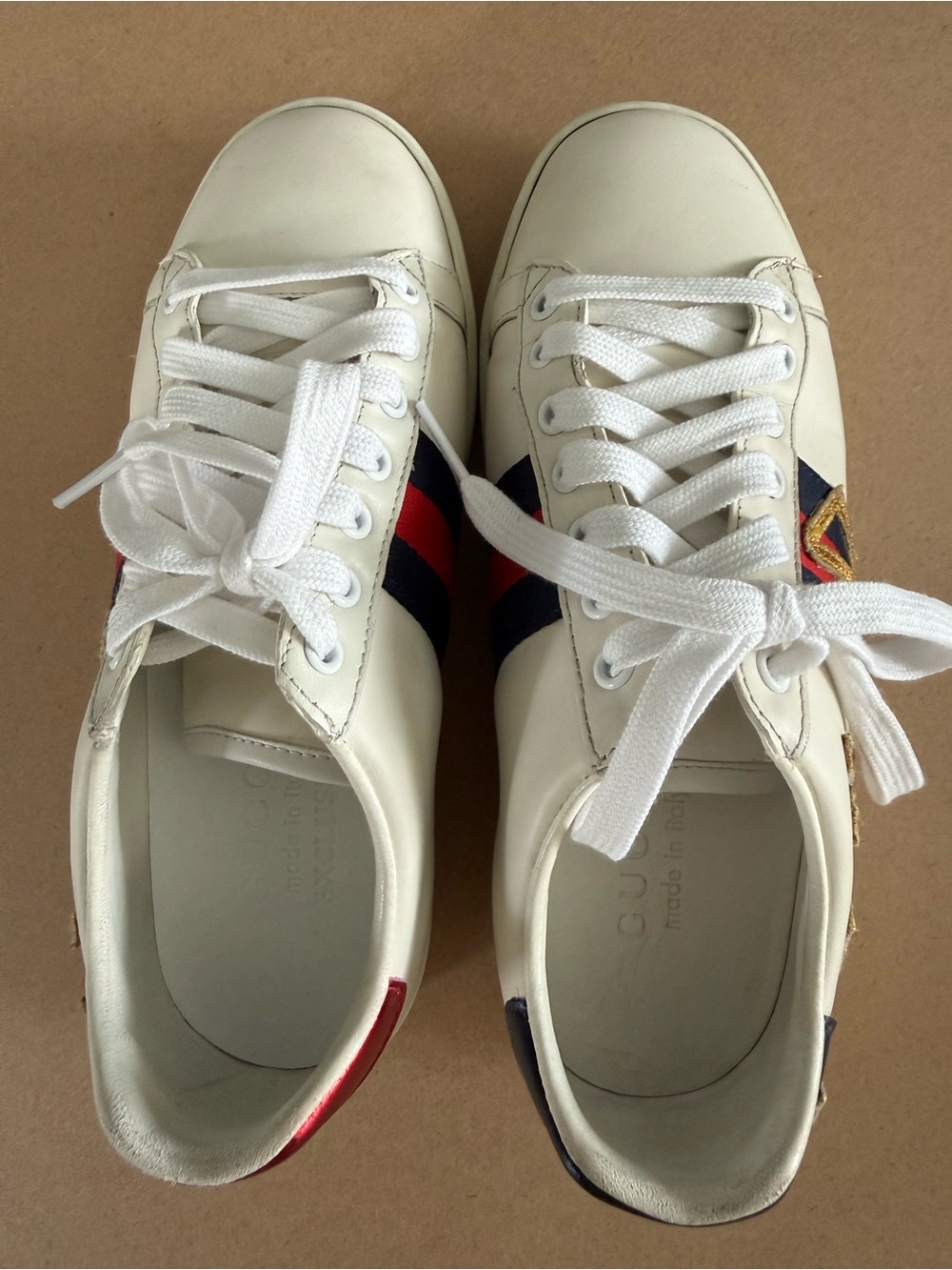 Gucci White Leather Low-Top Sneakers with Red & Blue Stripe and Gold Bee
